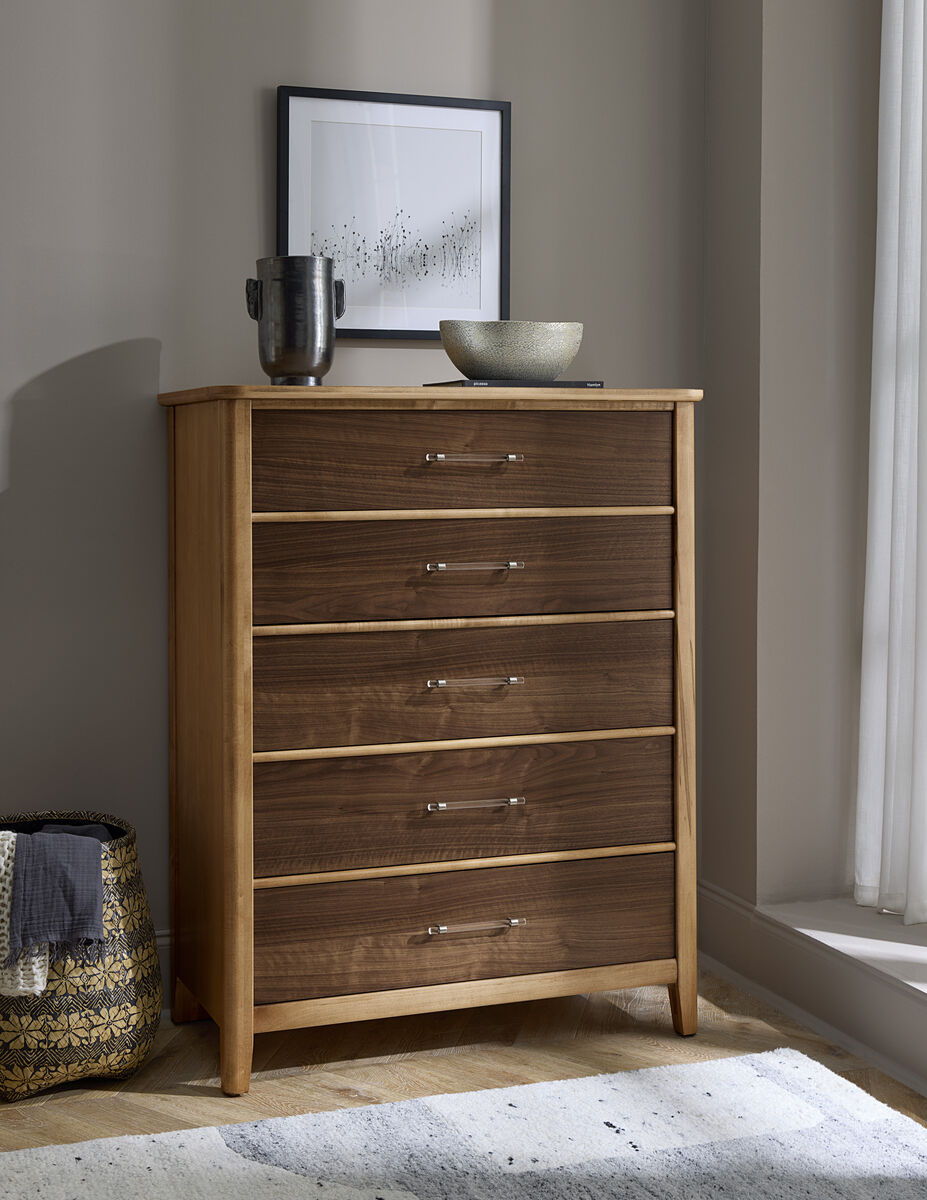 Nordhaven - 5 Drawer Chest