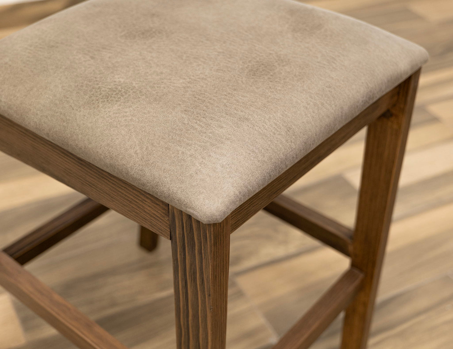 Novus Lodge - Barstool (Set of 2) - Walnut Brown