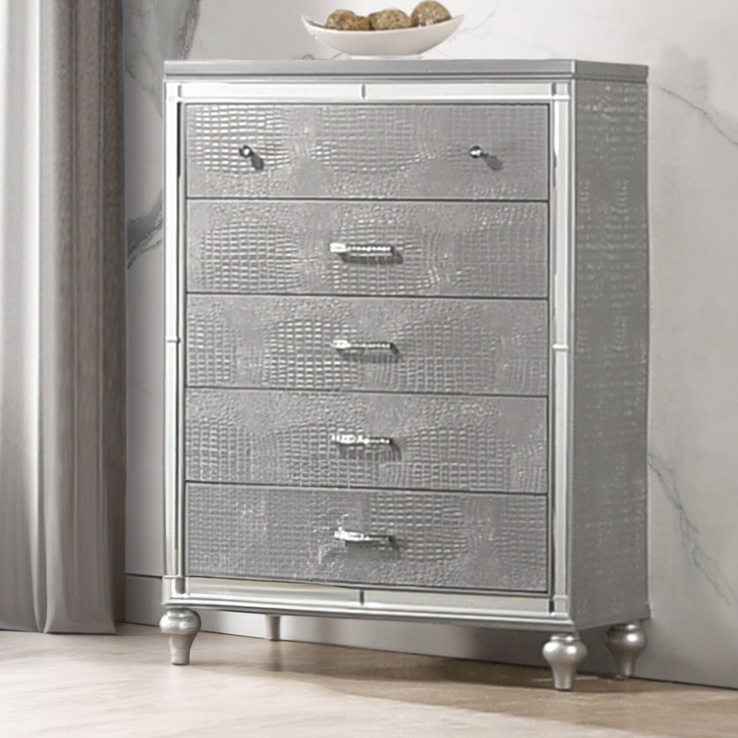 Valentino - Chest