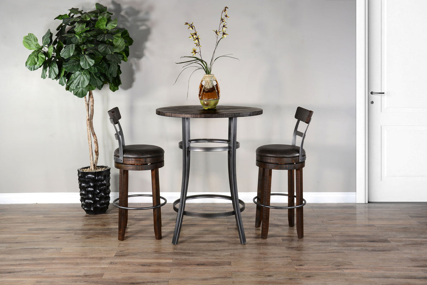 Homestead - Round Table