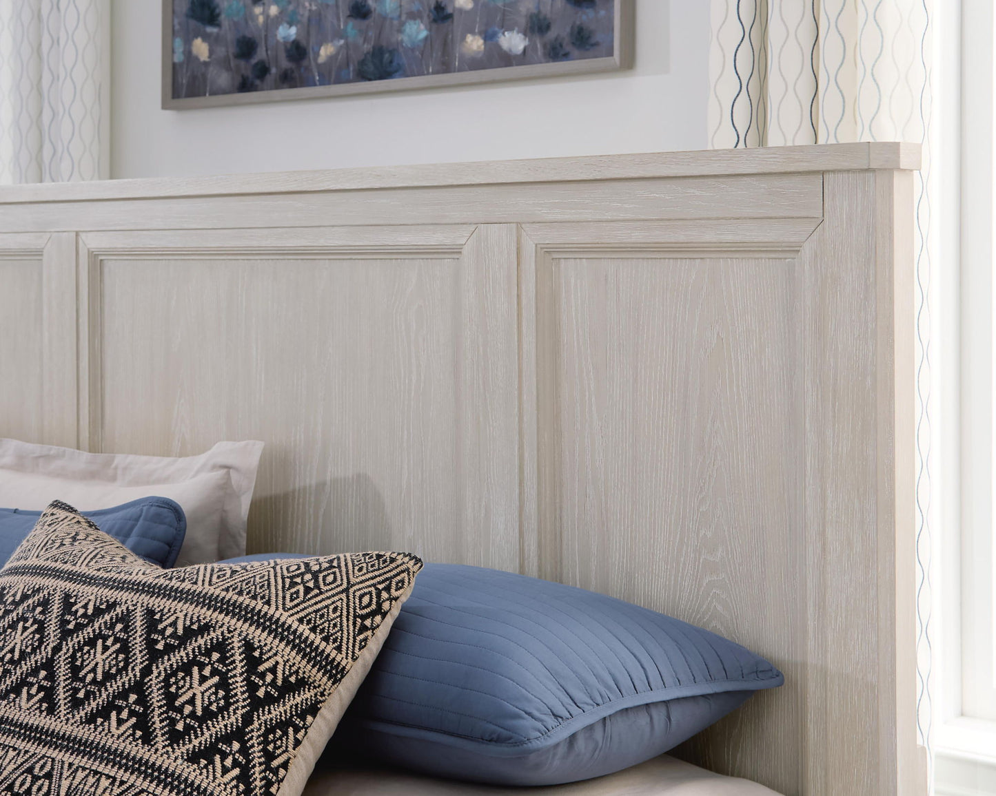 Darbonton - King Panel Storage Bed - Dove White