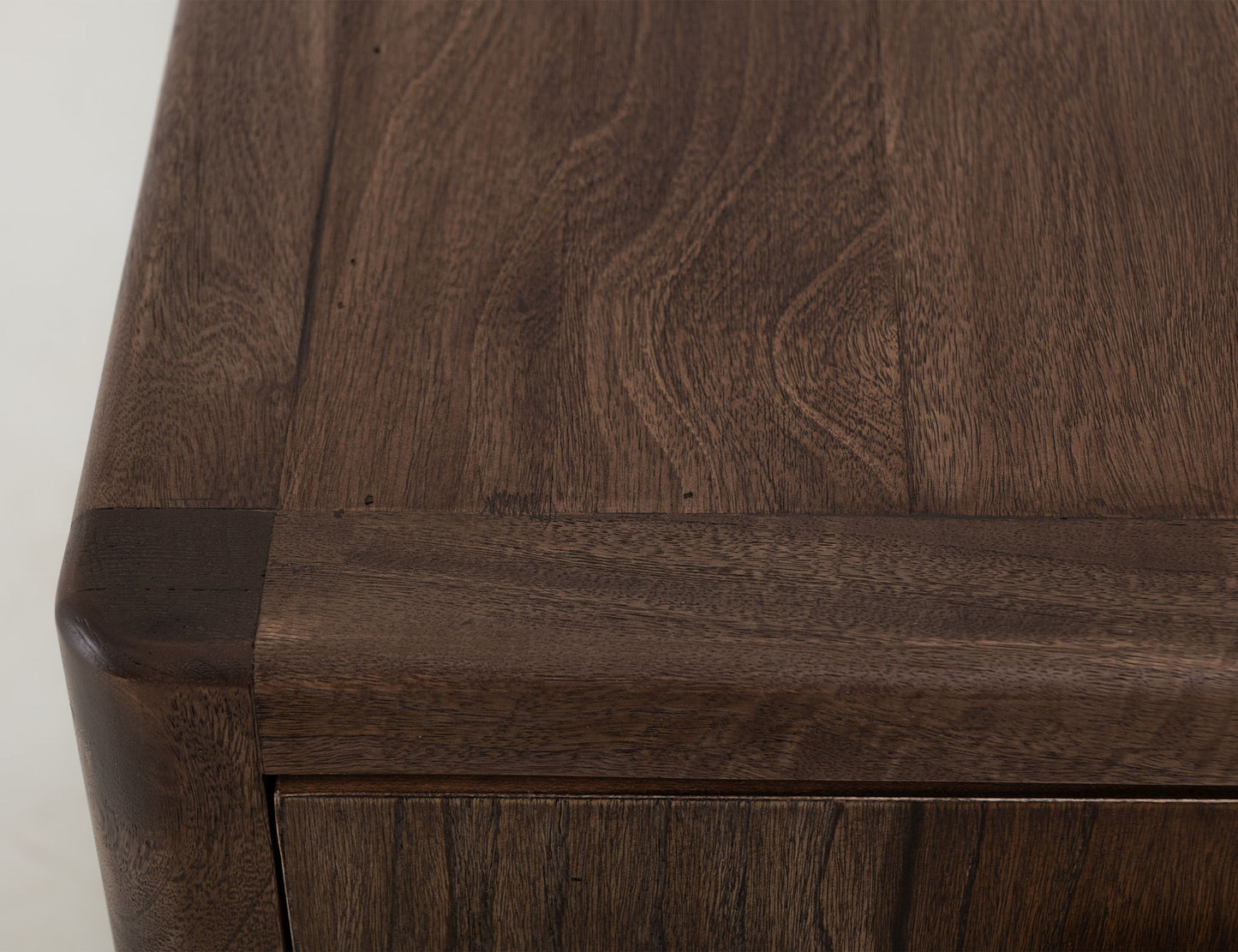 Praga - 6-Drawer Dresser - Almond / Barrel Brown