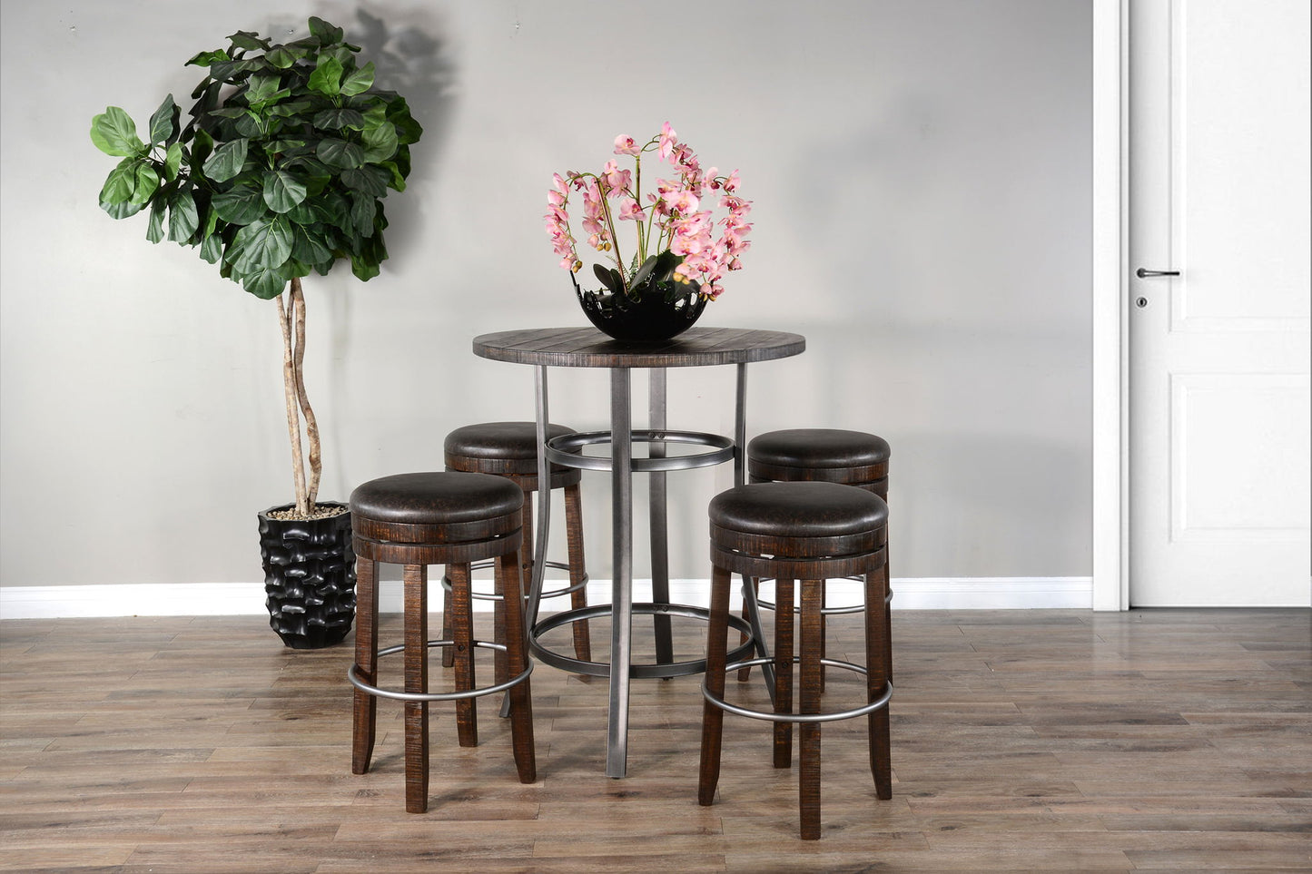 Homestead - Round Table