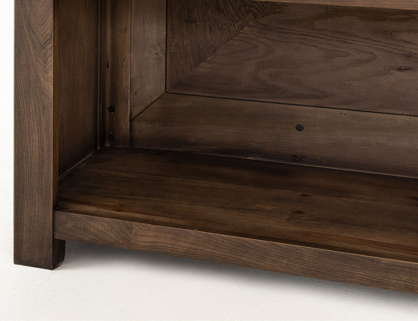 Novus Lodge - Bar - Walnut Brown