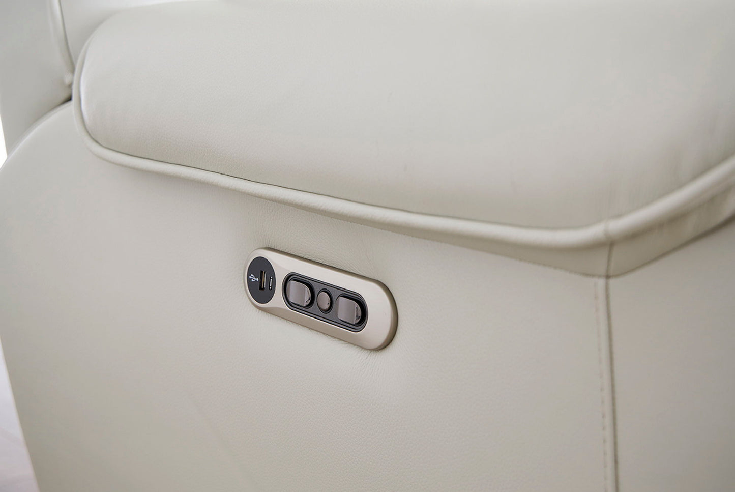 Atlantis - Power Zero Gravity Console Loveseat