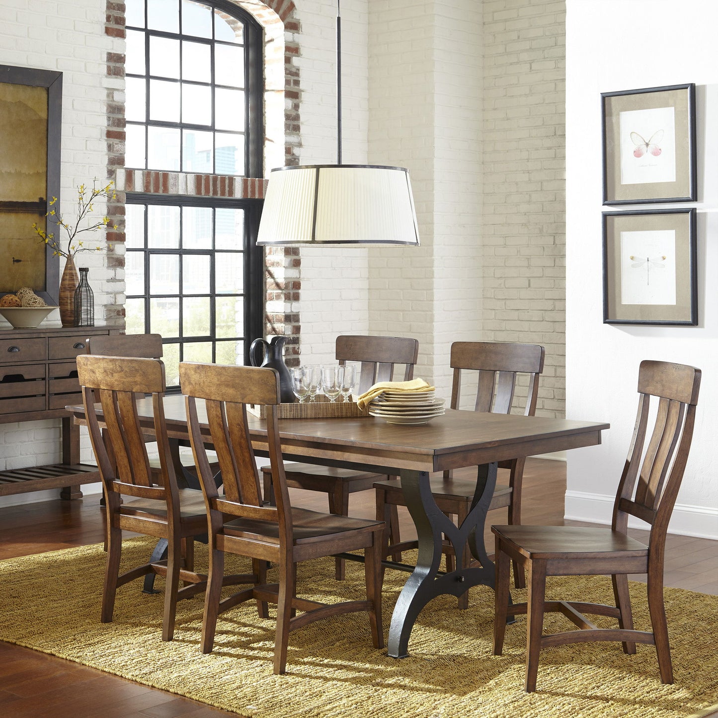 District - Table
