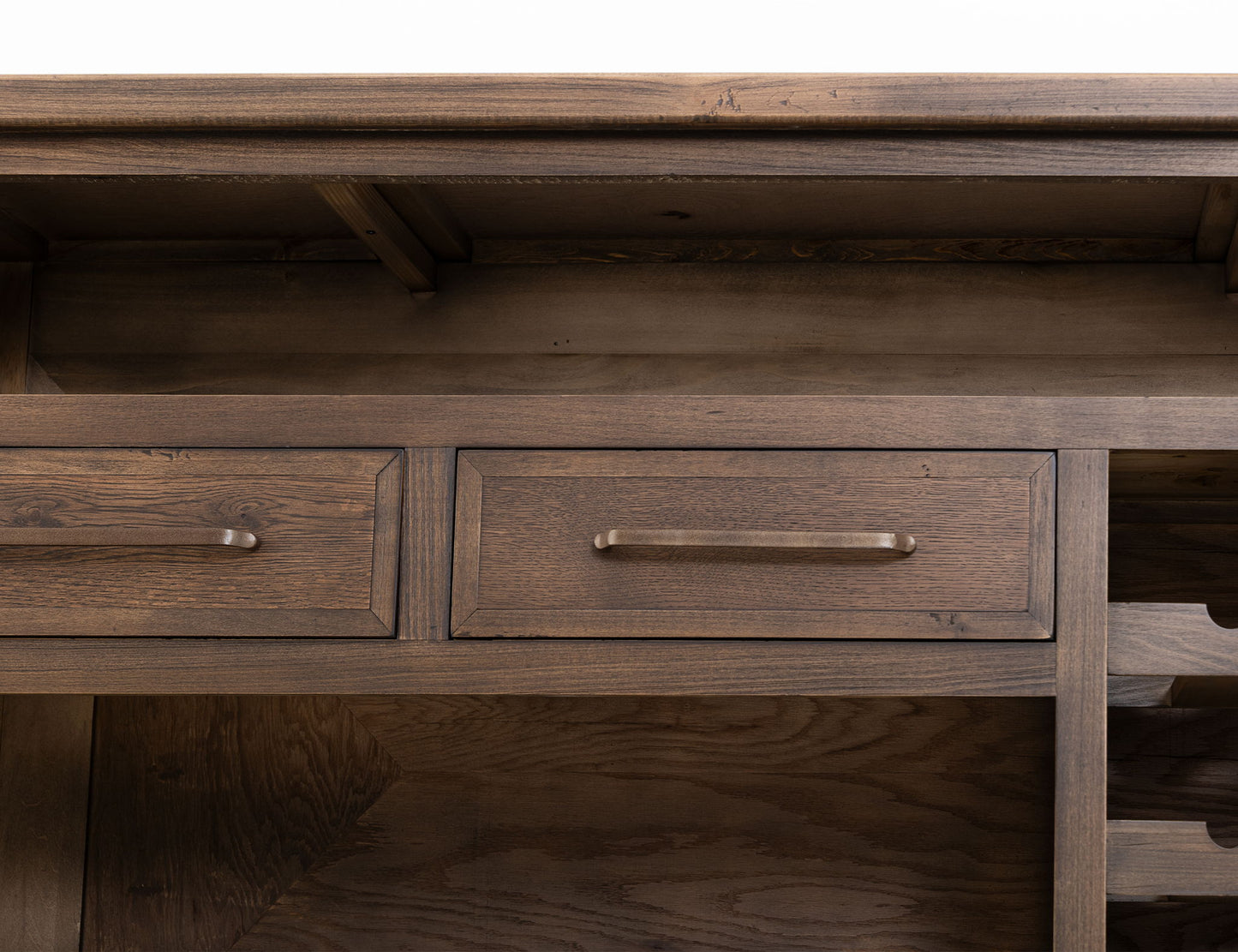 Novus Lodge - Bar - Walnut Brown