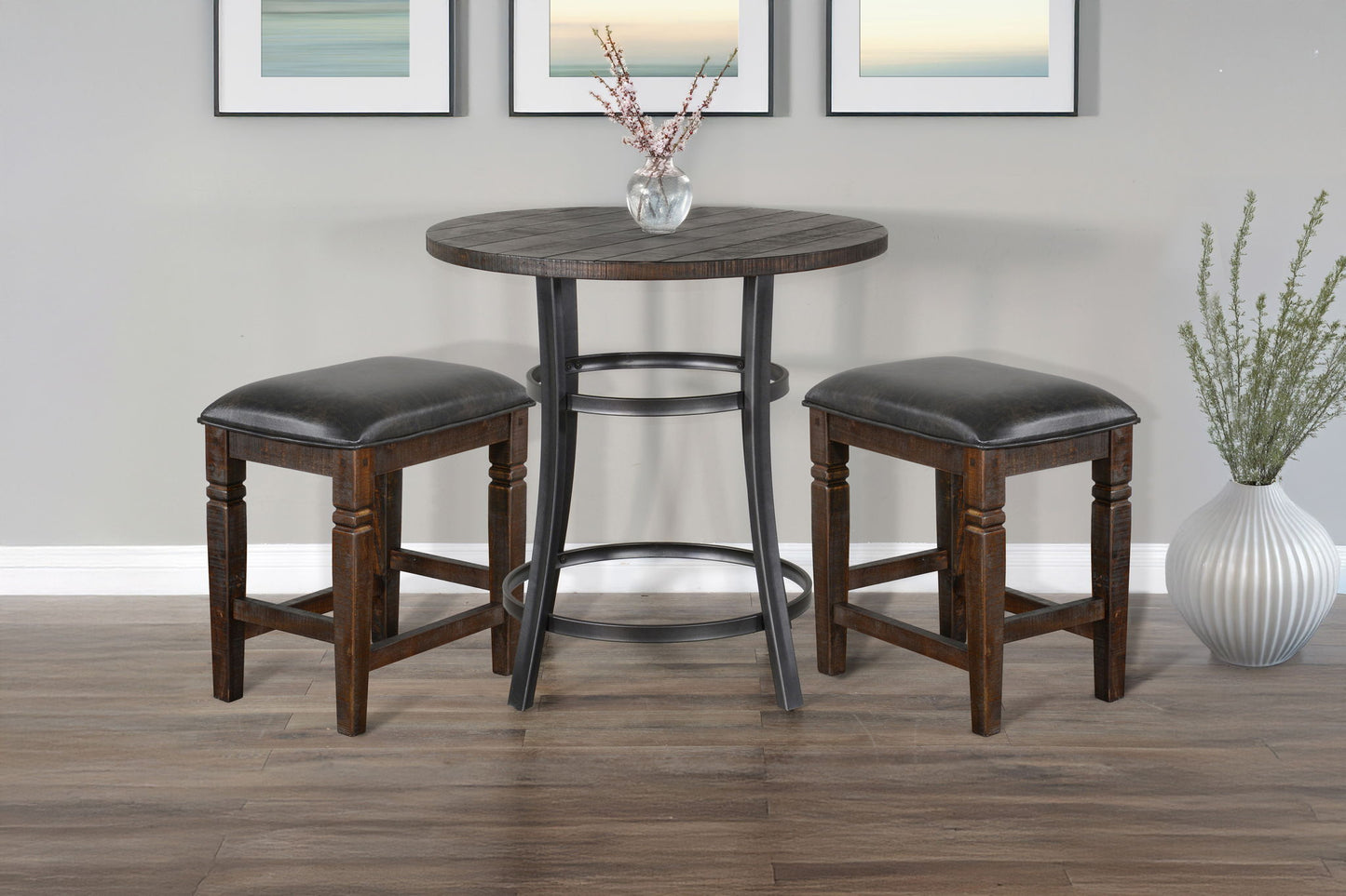 Homestead - Round Table