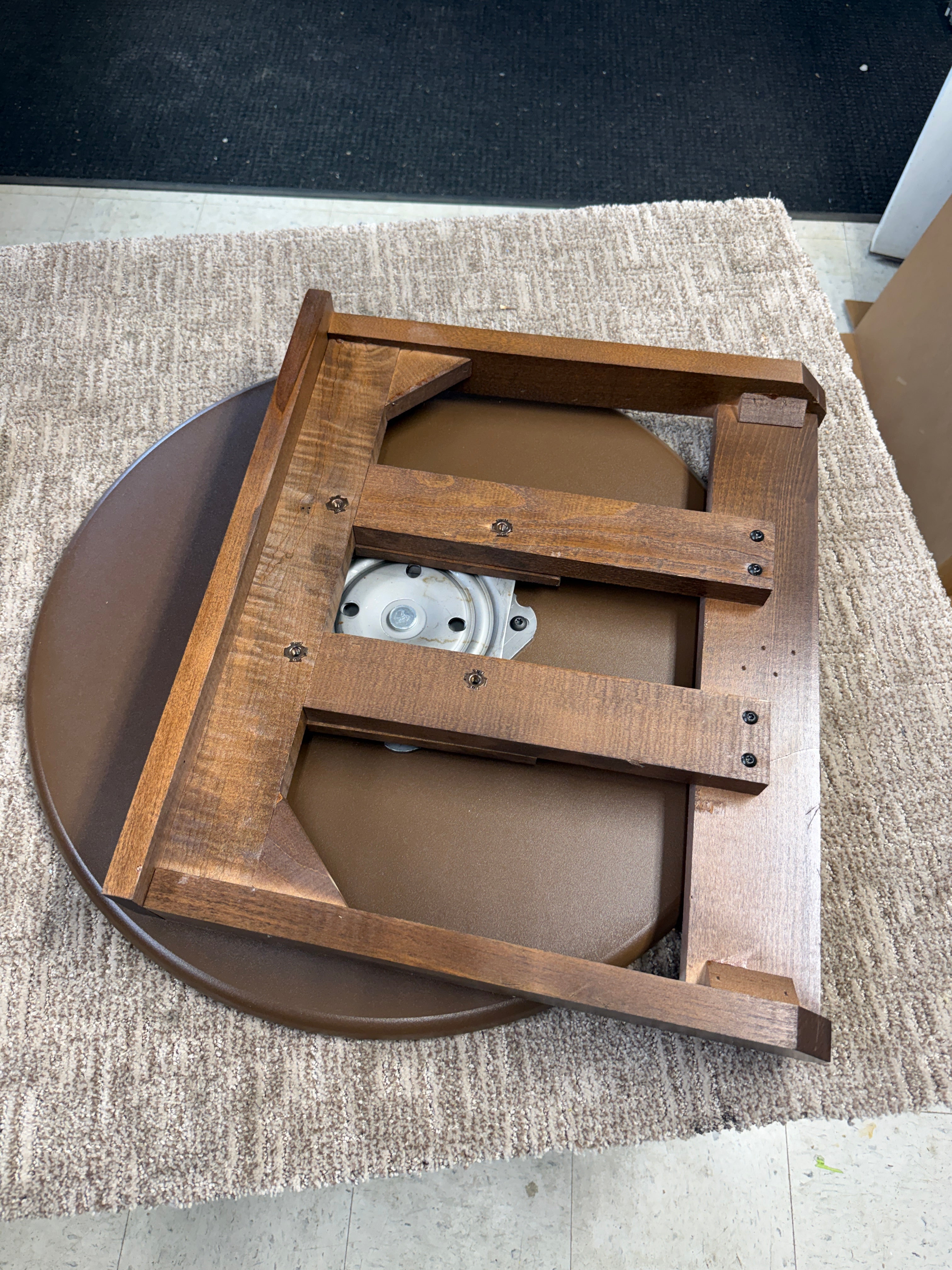 La-Z-Boy Swivel Base for Manual Recliners – Unger Furniture