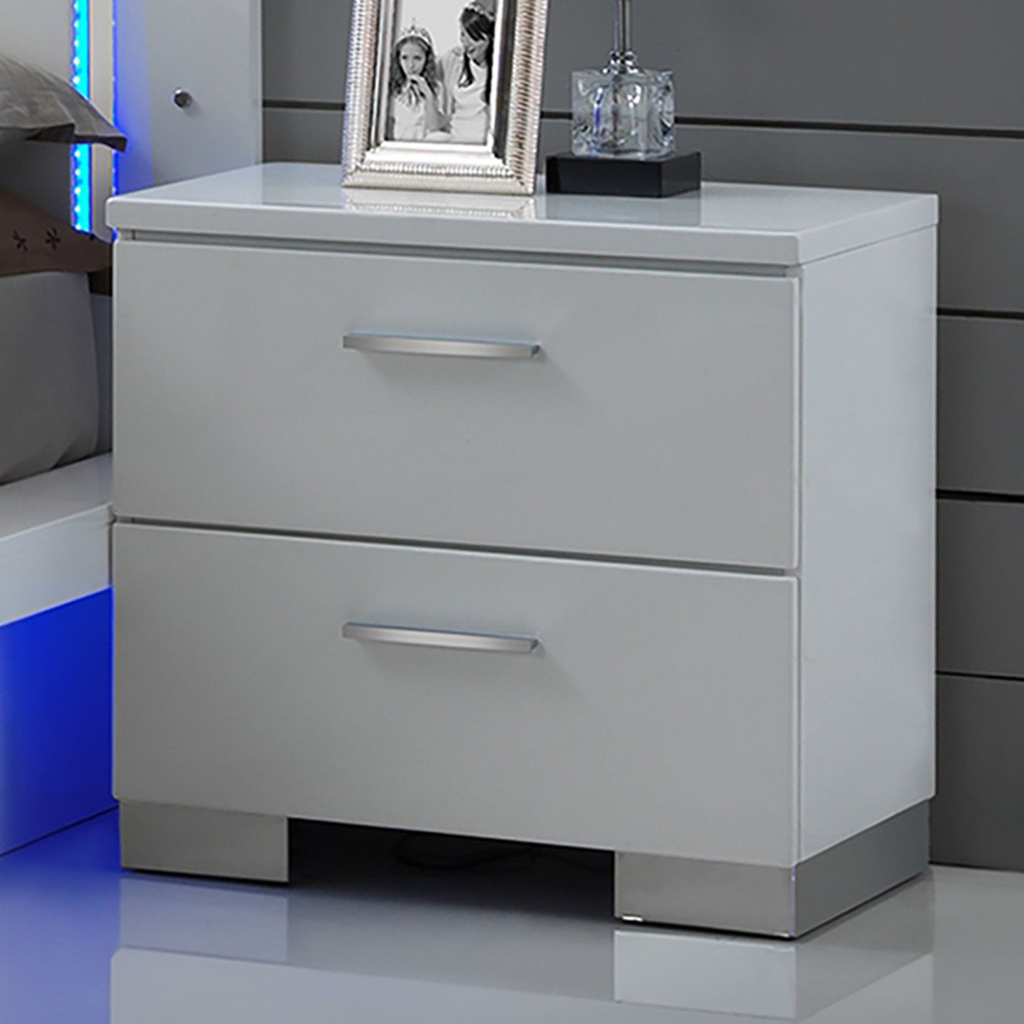 Sapphire - Nightstand - White