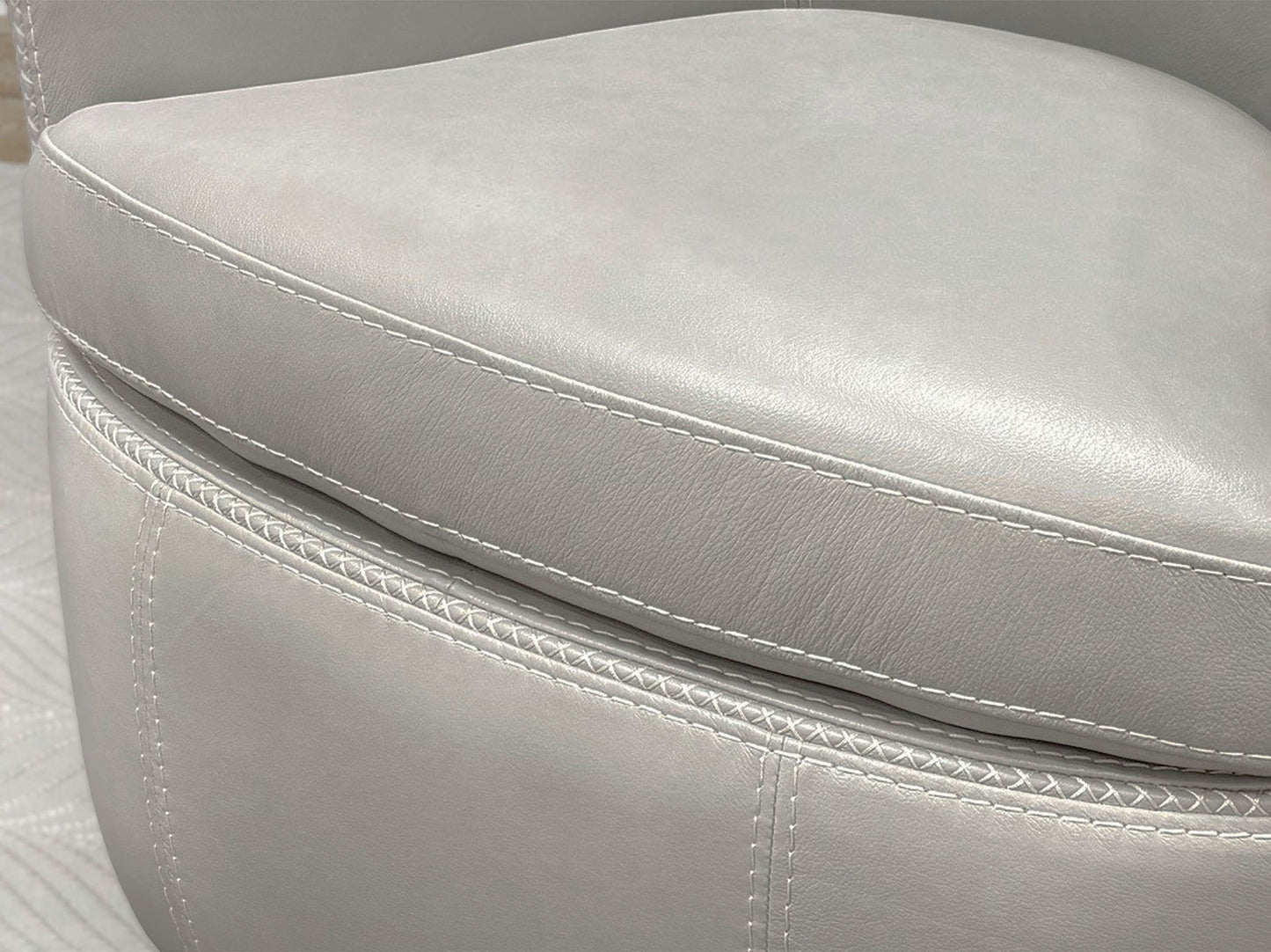 Barolo - Swivel Club Chair