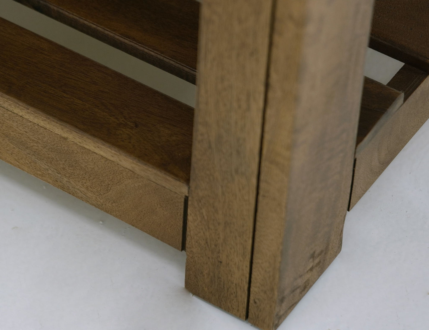 Parota III - Table