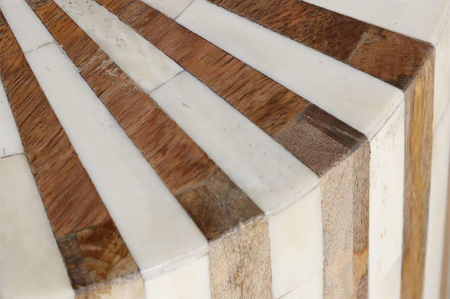 Crossings - Round Table