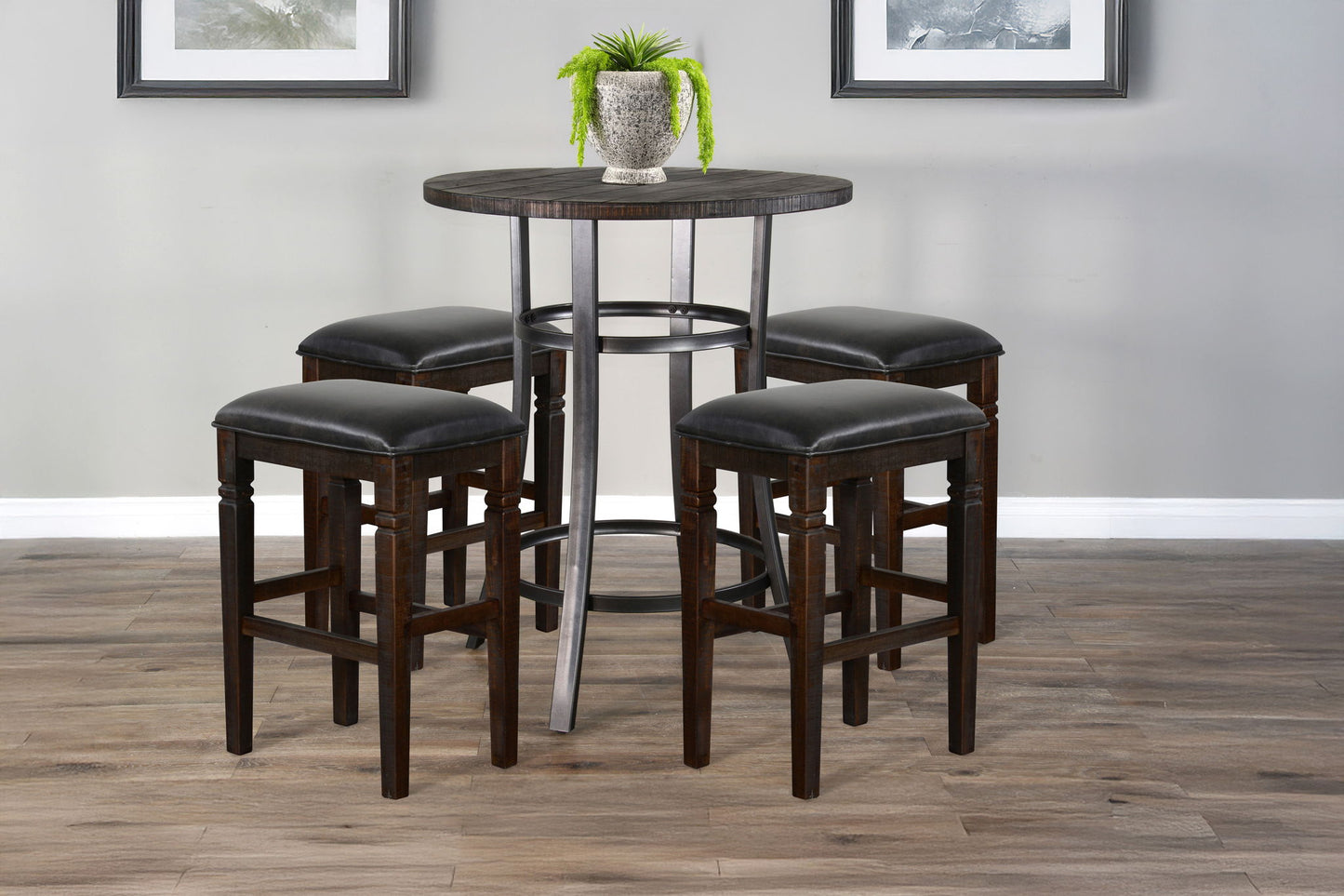 Homestead - Round Table