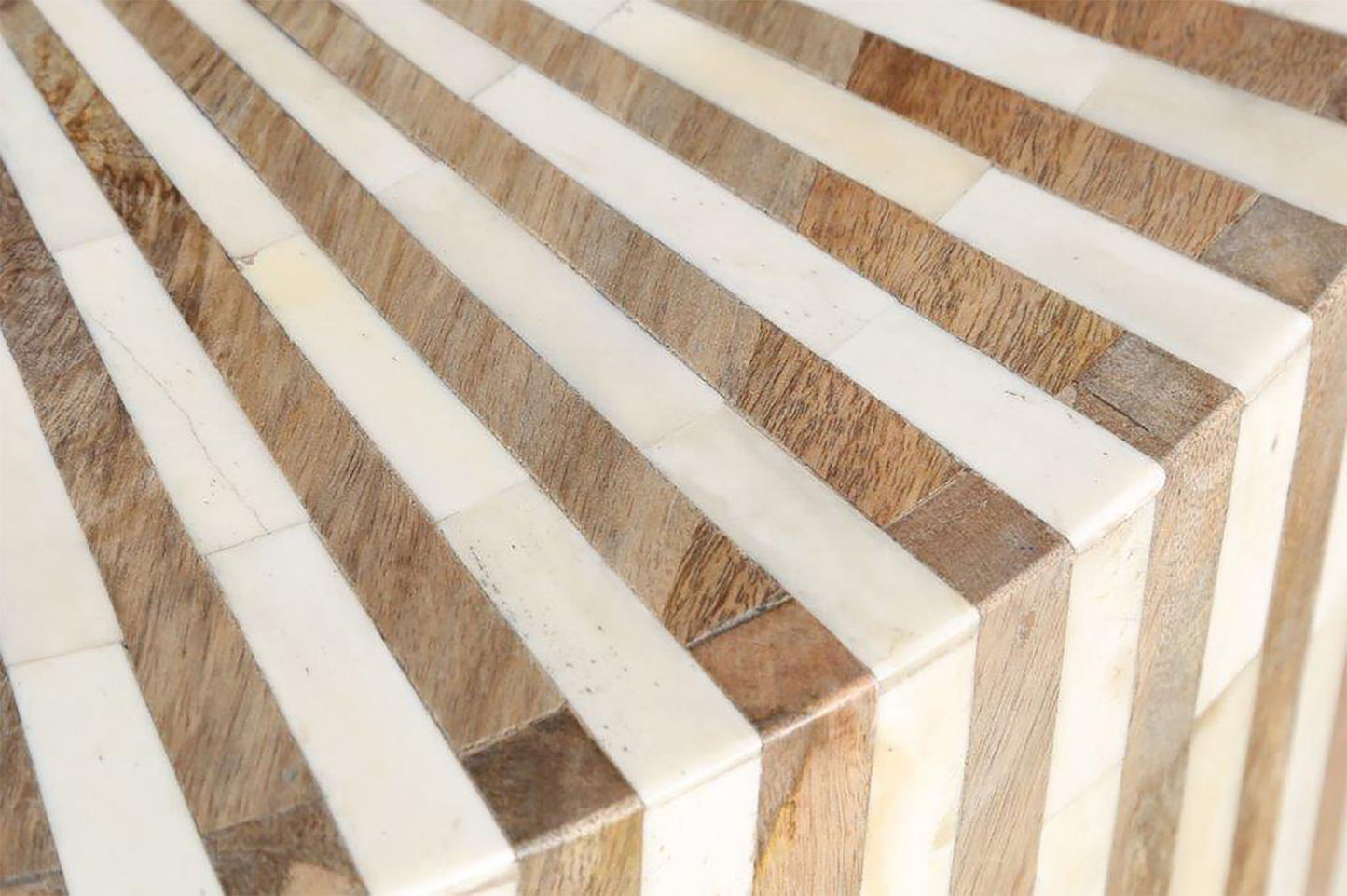 Crossings - Round Table